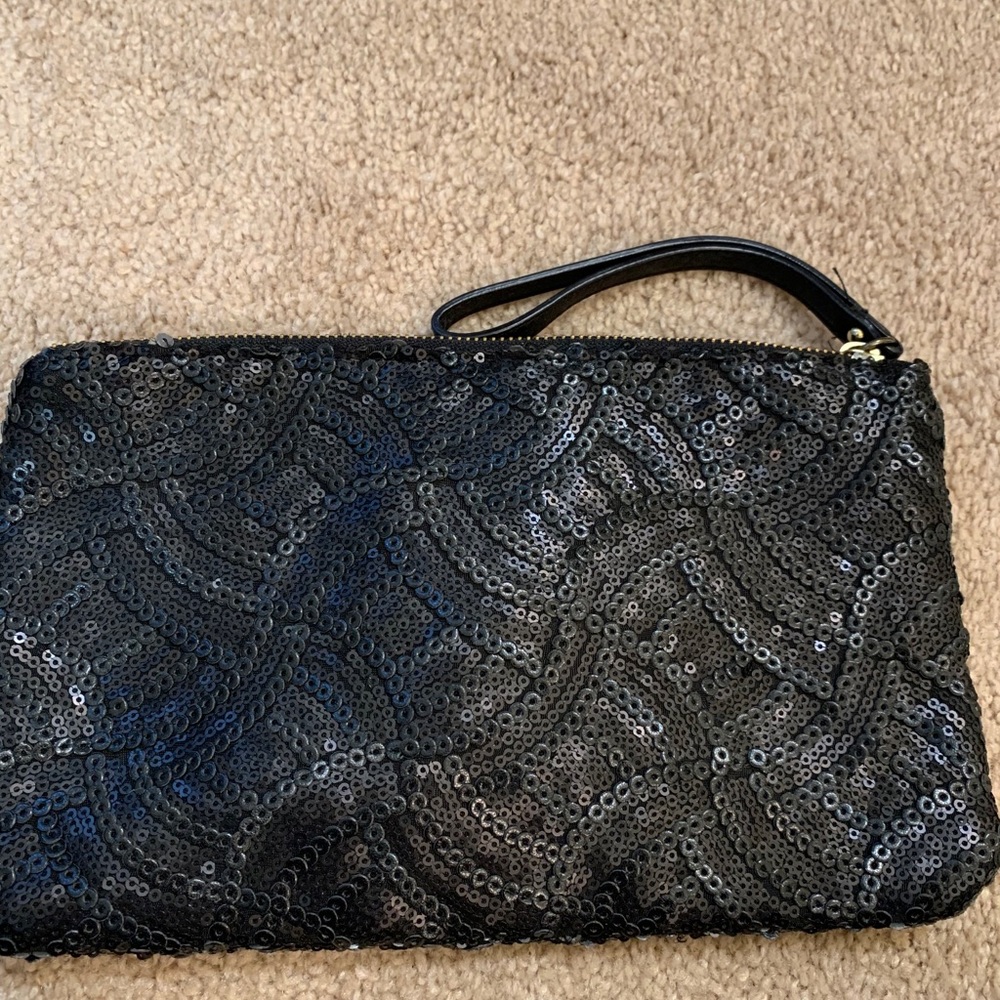 Beautiful sequenced limited wristlet